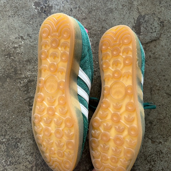 Adidas Collegiate Green Sneakers with White and Pink Accents Gazelle Indoor - Picture 3 of 5